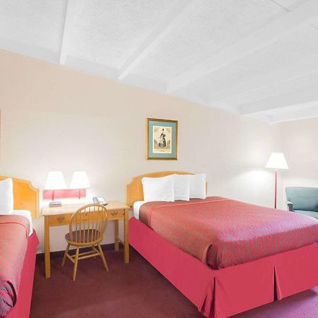 Days Inn By Wyndham Tallahassee University Center Dış mekan fotoğraf