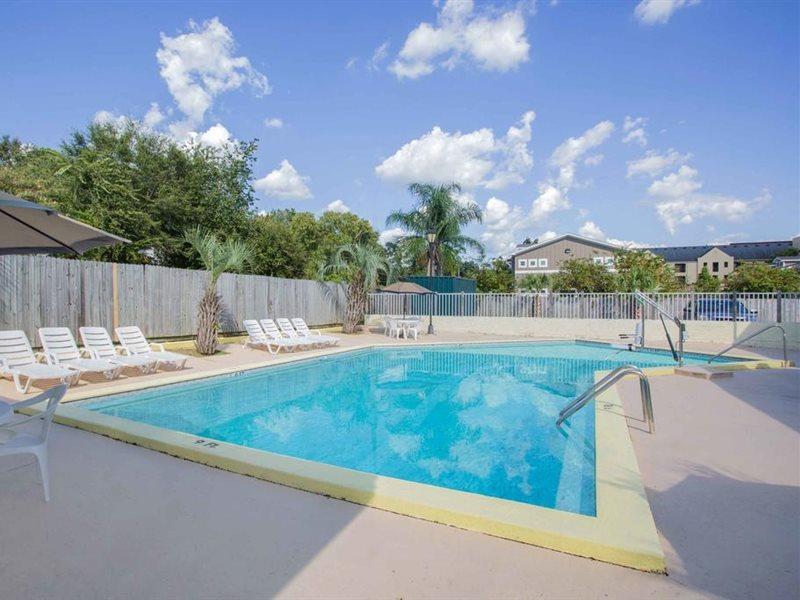 Days Inn By Wyndham Tallahassee University Center Dış mekan fotoğraf