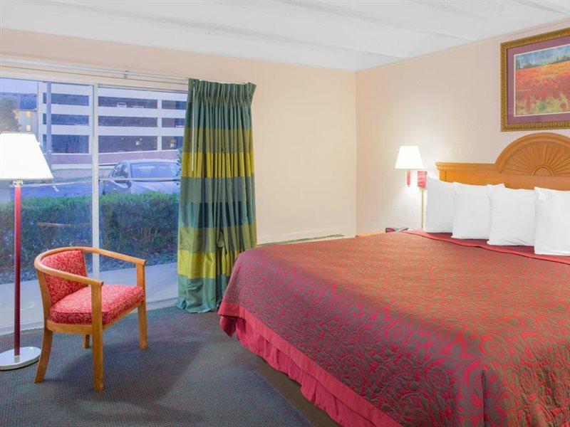 Days Inn By Wyndham Tallahassee University Center Dış mekan fotoğraf