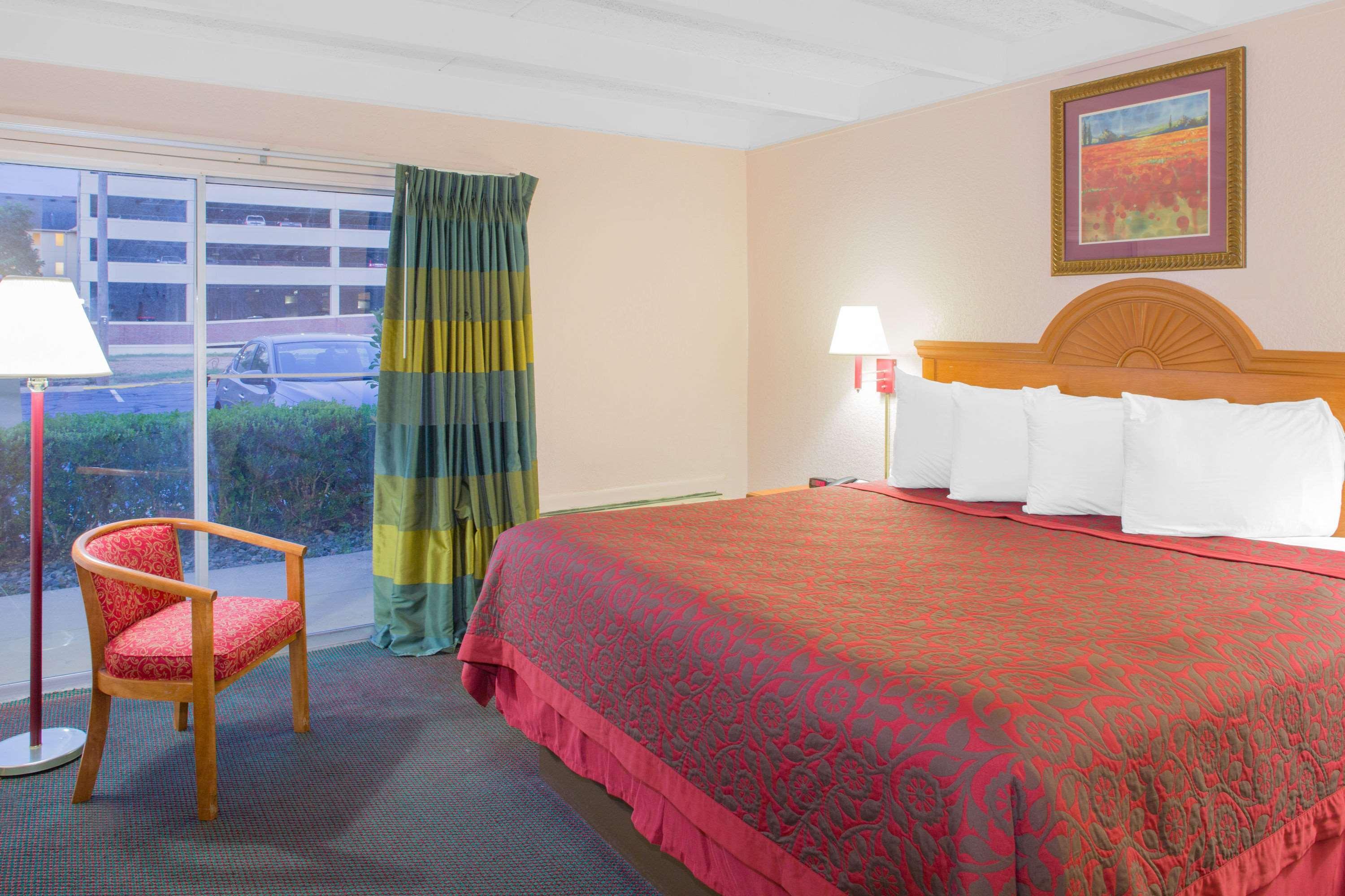 Days Inn By Wyndham Tallahassee University Center Dış mekan fotoğraf